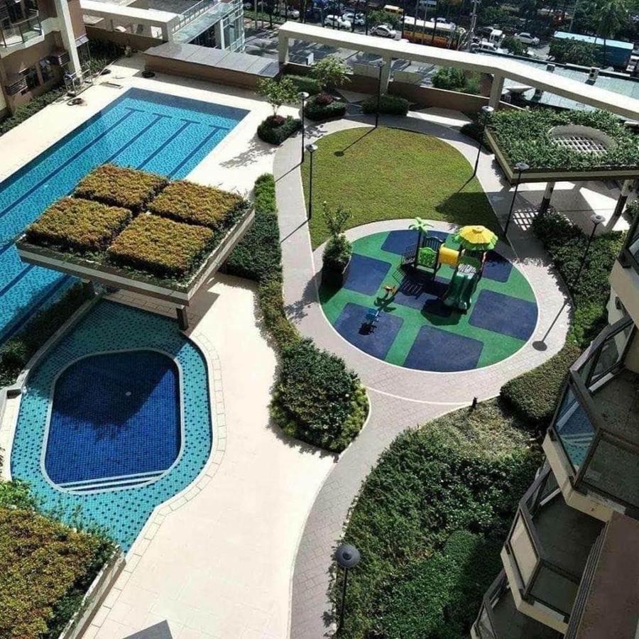 The Radiance Manila Bay Aparthotel Pasay Exterior photo